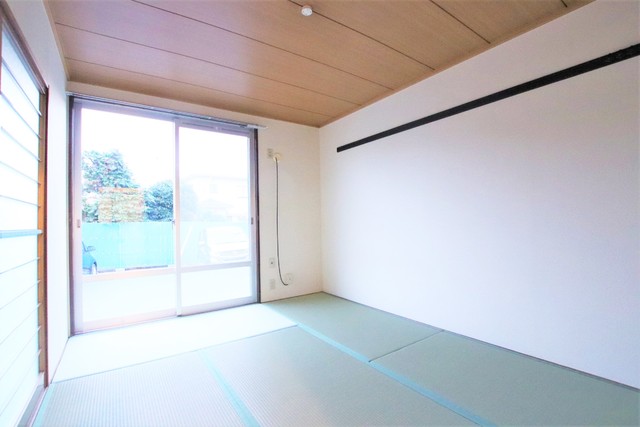 その他部屋・スペース　南向きで明るくくつろげる和室６帖