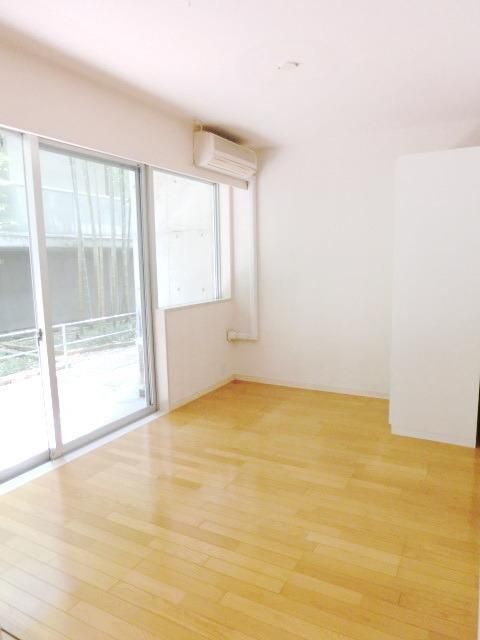 その他部屋・スペース　★明るい５．６帖の居室です★