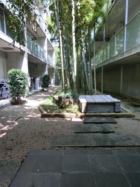 エントランス　★趣のあるエントランスです★