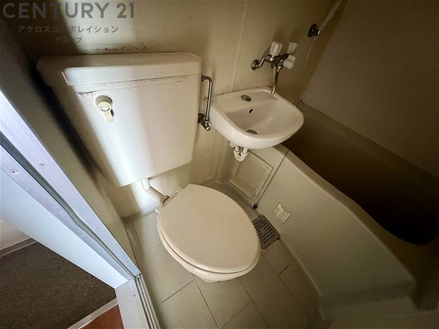 トイレ　浴室内にトイレがあります☆