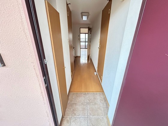 玄関　※別部屋の写真です
