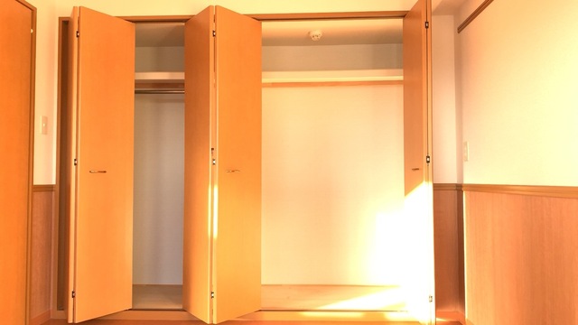 収納　南側洋室には広めの収納あります