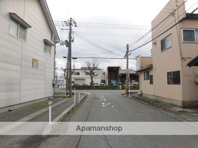 その他　前面道路（その他）まで0m