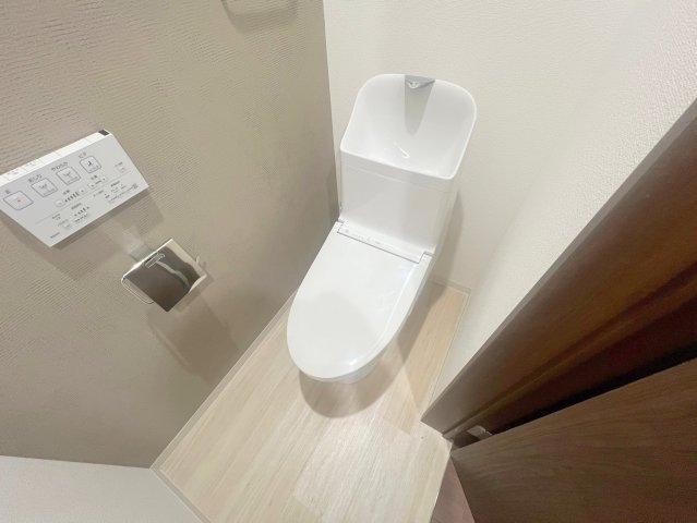 トイレ　綺麗なトイレにはウォシュレット標準装備です。