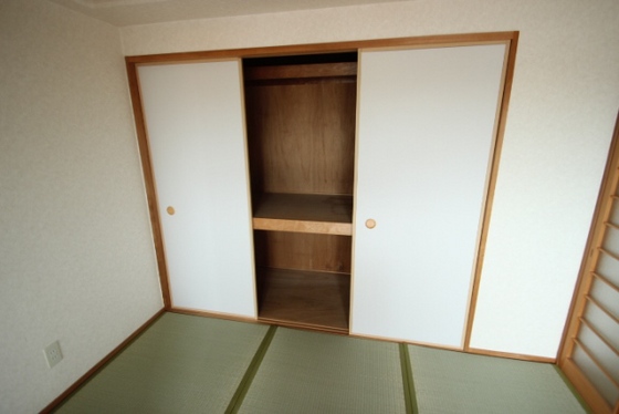 収納　※別部屋の写真です
