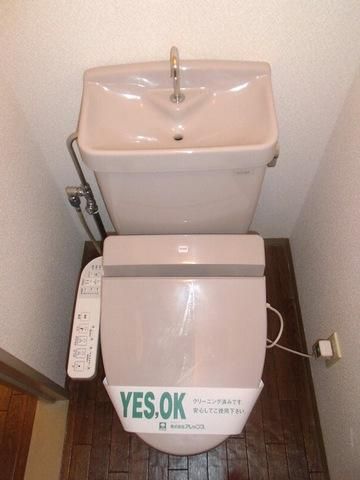 トイレ　ウォシュレット付きのトイレ