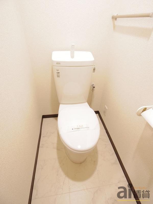 トイレ　※同仕様写真