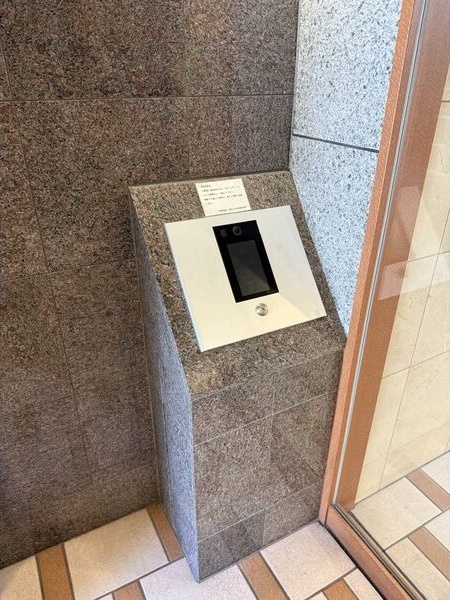 エントランス　清潔なエントランスです