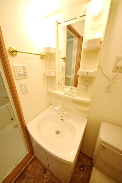 洗面設備　弊社は都内全域の物件をご紹介可能です！