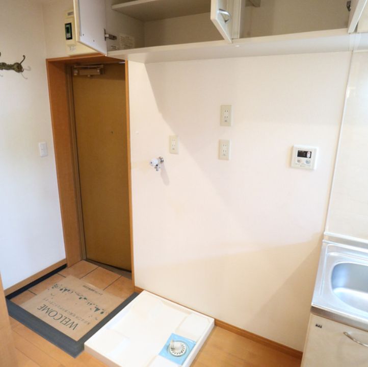 玄関　弊社は都内全域の物件をご紹介可能です！