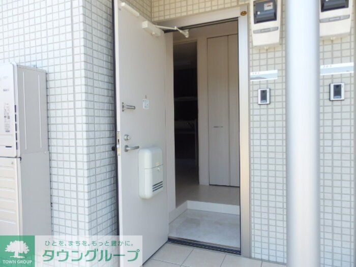 玄関　お問合せはタウンハウジングまで！※現地待合わせ相談可能