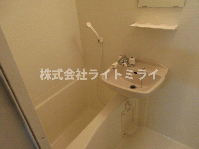 バス・シャワールーム　?