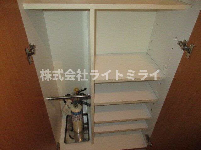 その他　靴入?