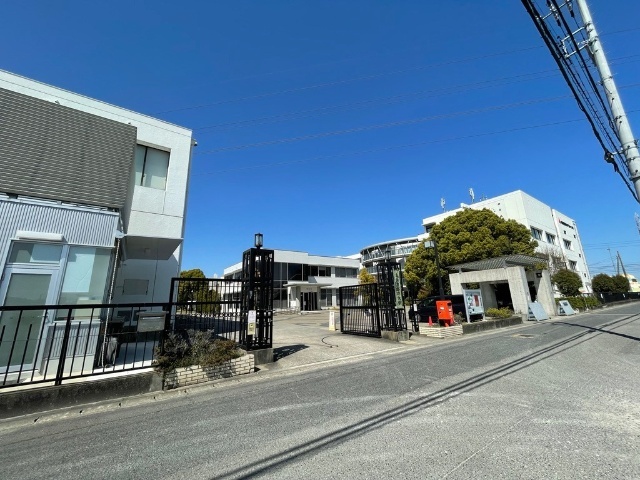 図書館　名古屋芸術大学附属図書館西キャンパス図書館（図書館）まで2063m
