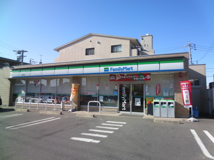 コンビニ　ファミリーマート港正徳町店（コンビニ）まで138m