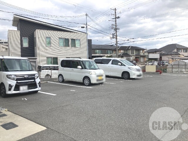 駐車場　敷地内駐車場
