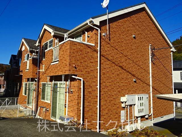 建物外観　南西向きで陽当たり良好です。