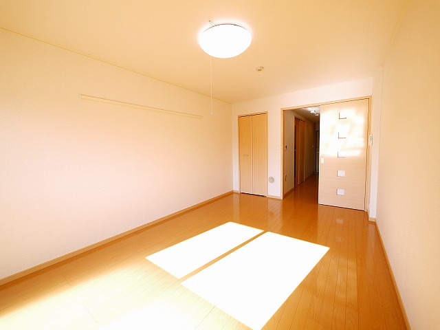 その他部屋・スペース　落ち着いて過ごせるお部屋なので、寝室にいかがでしょうか