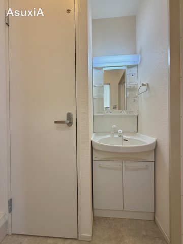 洗面設備　別タイプのお部屋の写真です。