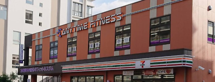 コンビニ　セブンイレブン 大阪高津3丁目店（コンビニ）まで585m