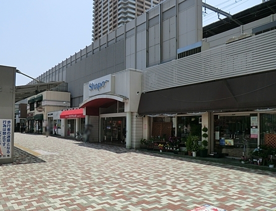 ショッピングセンター　シャポー市川（ショッピングセンター）まで450m