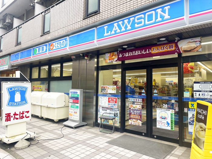 コンビニ　ローソン（コンビニ）まで590m