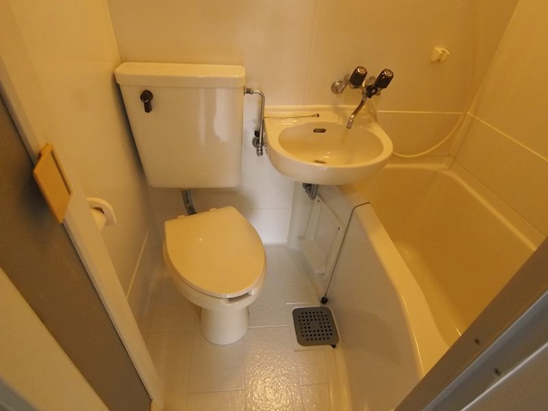 トイレ　同物件別部屋写真となります