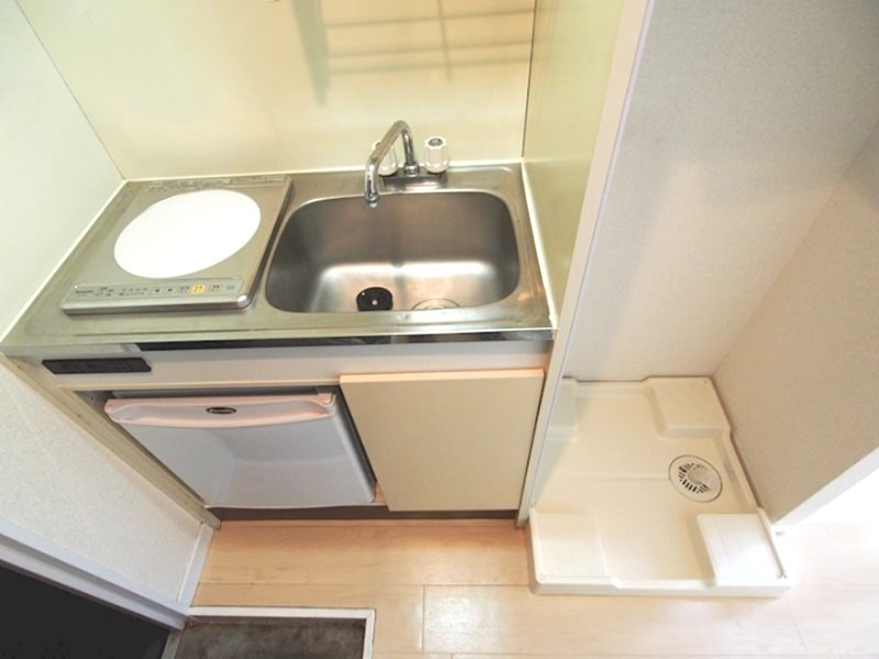 キッチン　同物件別部屋写真となります