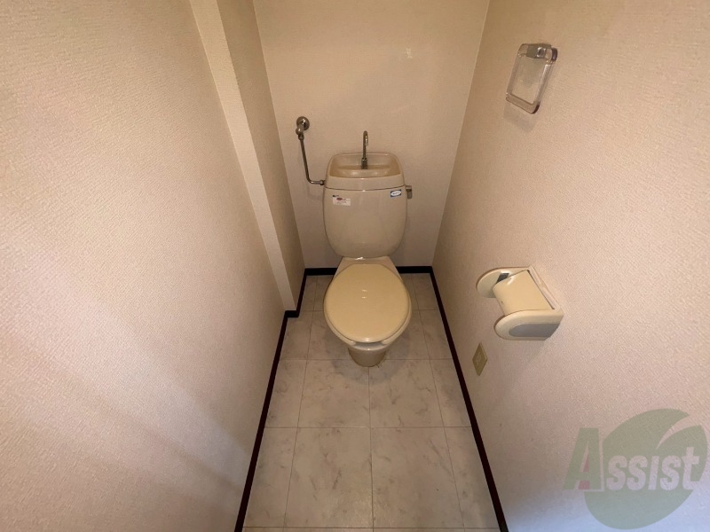 トイレ　こちらはトイレです。清潔感があり、安心して使用できます。