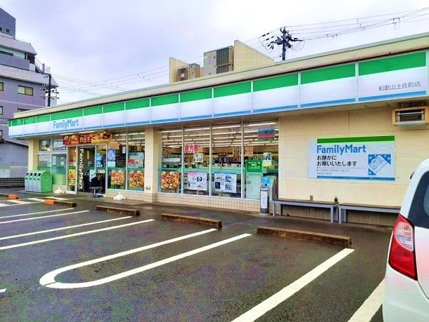 コンビニ　ファミリーマート土佐町店様（コンビニ）まで500m
