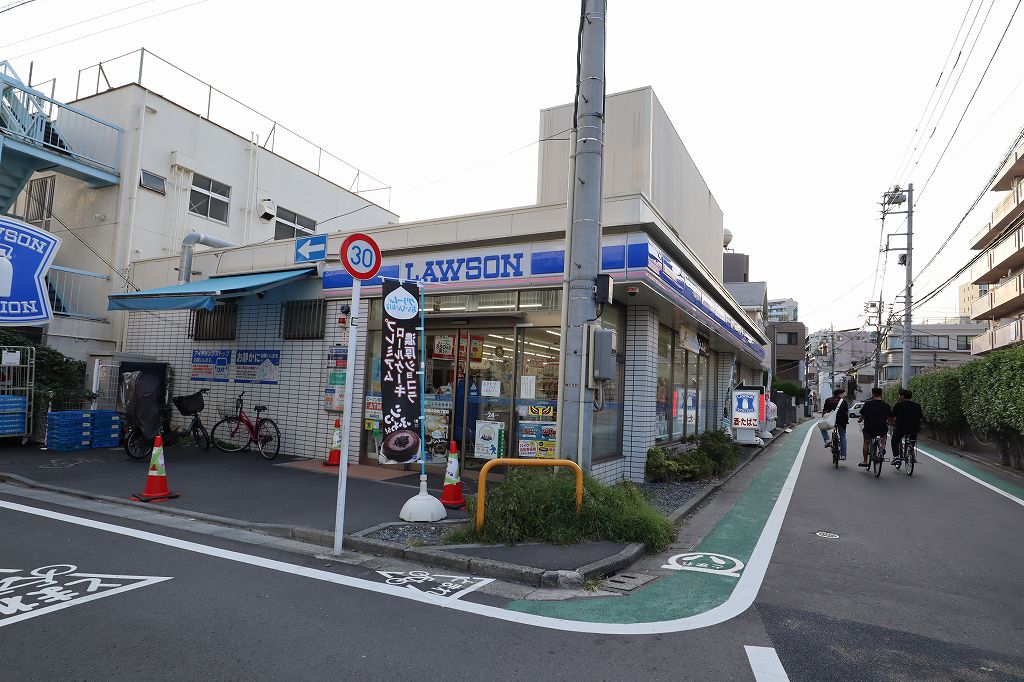 コンビニ　ローソン 品川南大井四丁目店（コンビニ）まで185m