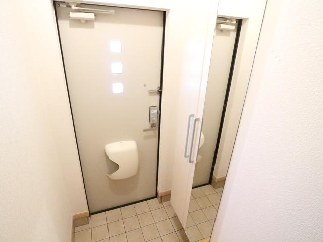 玄関　落ち着いた玄関です