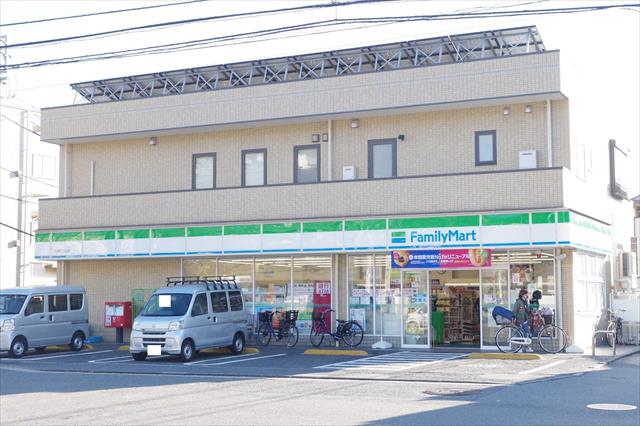 コンビニ　ファミリーマート　六浦四丁目店（コンビニ）まで454m