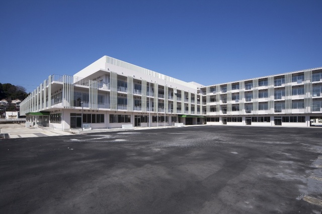 小学校　町田市立鶴川第一小学校（小学校）まで504m