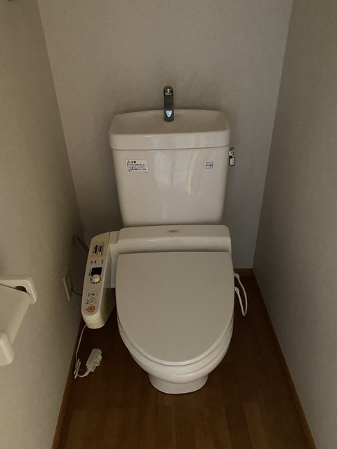 トイレ　シャワートイレ完備