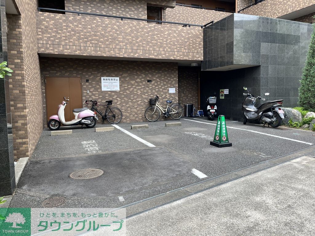 駐車場　駐車場