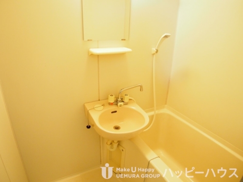 洗面設備　別部屋の写真になります。現状を優先とします。