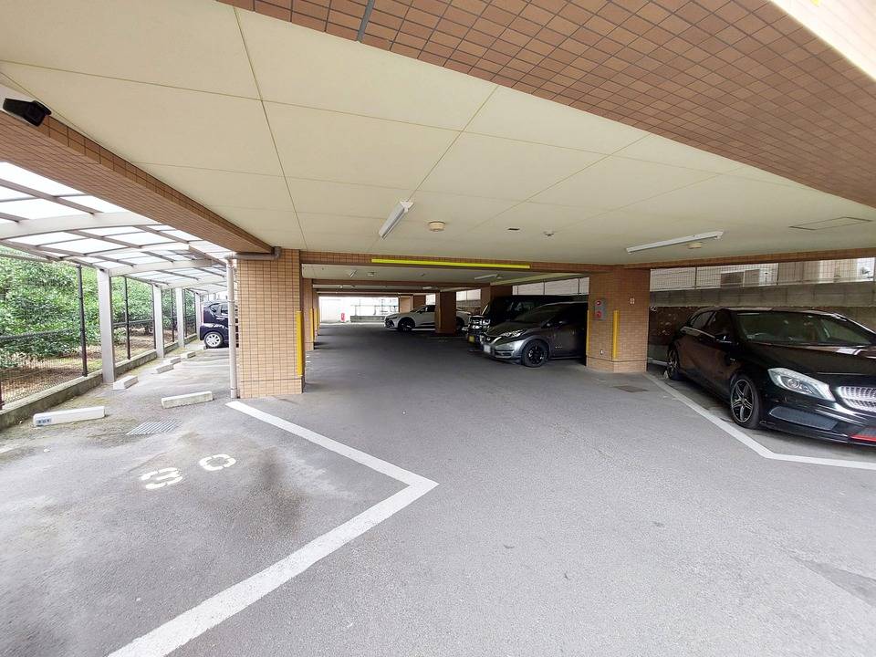 駐車場　駐車場