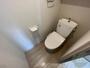 トイレ　こちらはトイレです。清潔感があり、安心して使用できます。