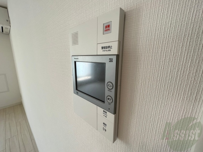 セキュリティ　ＴＶモニター付インターホンです。来客者の顔が見えるので安心！