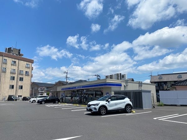 コンビニ　ローソン鹿児島和田一丁目店（コンビニ）まで633m