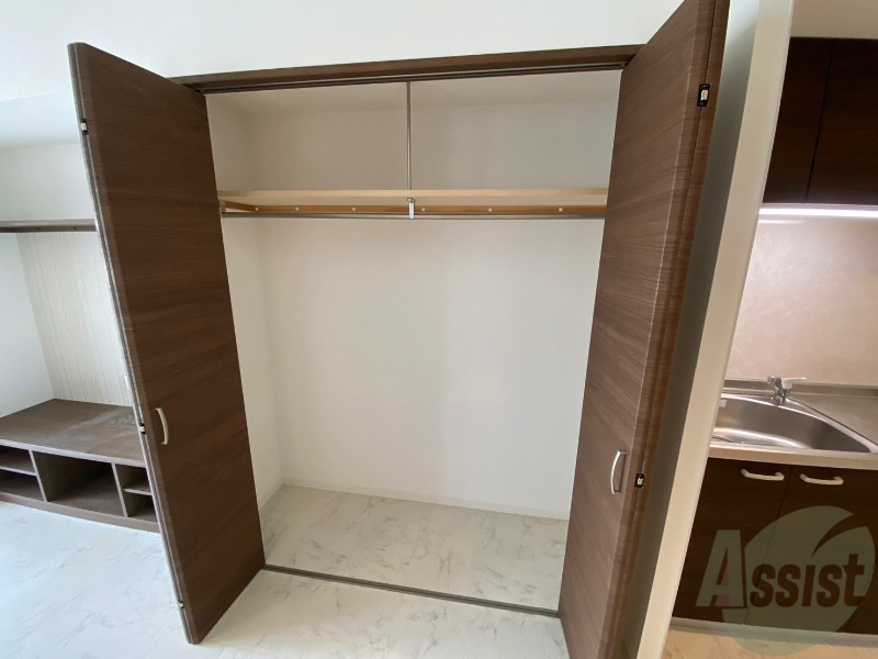 収納　寝室の収納です。部屋がすっきり片付きます。