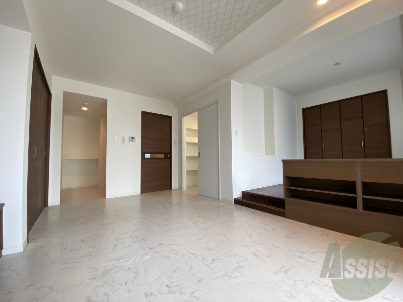 居室・リビング　広くてキレイなお部屋が広がっていて、充実した生活が送れそう。
