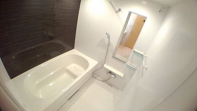 バス・シャワールーム　浴槽が広いのでゆっくりできますね