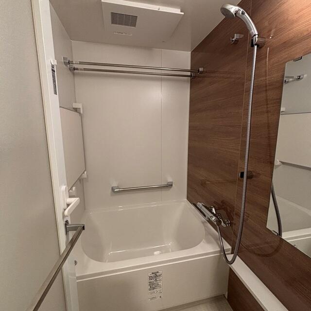 バス・シャワールーム　※写真は同タイプ住戸です。