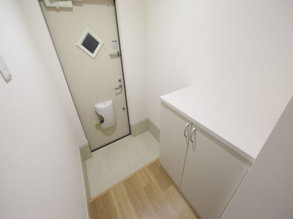 玄関　玄関　シューズボックス付