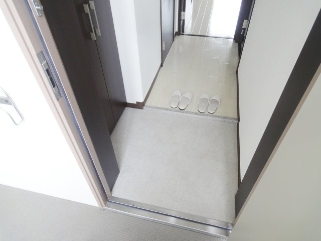 玄関　同物件別号室の写真です。