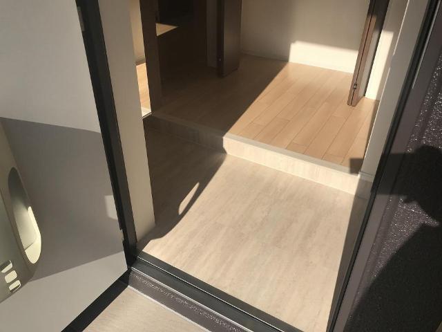 ＪＲ山陽本線 姫路駅 バス乗車時間：22分 最寄りバス停で下車 徒歩4分 2階建 築4年の玄関写真