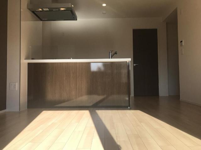 ＪＲ山陽本線 姫路駅 バス乗車時間：22分 最寄りバス停で下車 徒歩4分 2階建 築4年の居間写真