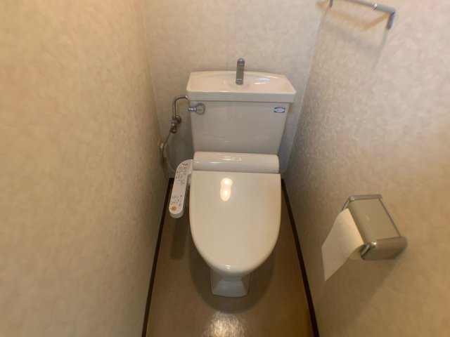 トイレ　コンパクトで使いやすいトイレです♪